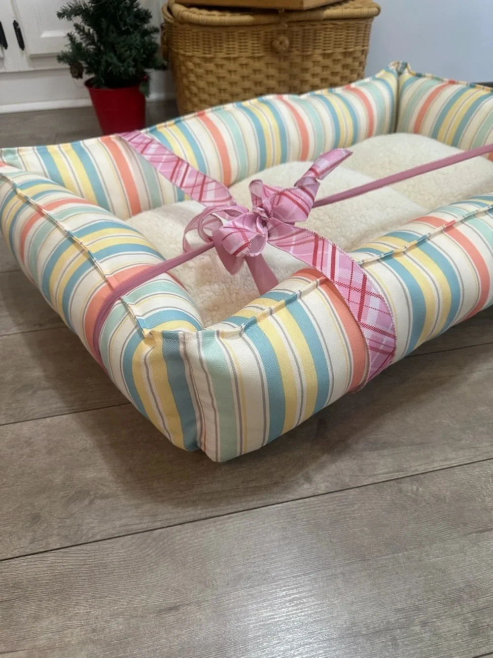 New LUXURIOUS Orthopedic Dog Bed Large Dog Bed Modern Pastel Striped Pet Bed